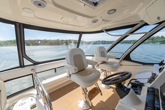 2010 SEA RAY 580 Sedan Bridge - photo 21