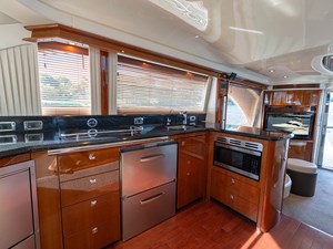 2010 SEA RAY 580 Sedan Bridge - photo 28