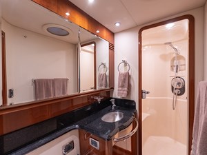 2010 SEA RAY 580 Sedan Bridge - photo 37