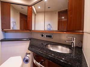 2010 SEA RAY 580 Sedan Bridge - photo 47