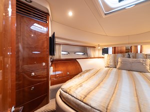 2010 SEA RAY 580 Sedan Bridge - photo 41