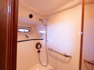 2010 SEA RAY 580 Sedan Bridge - photo 48