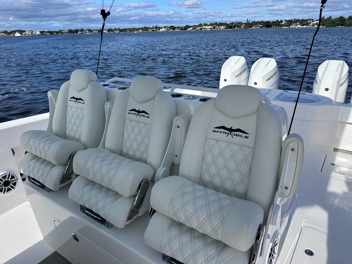 40' Invincible