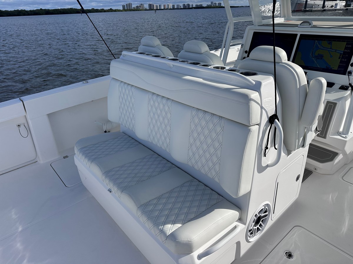 40' Invincible