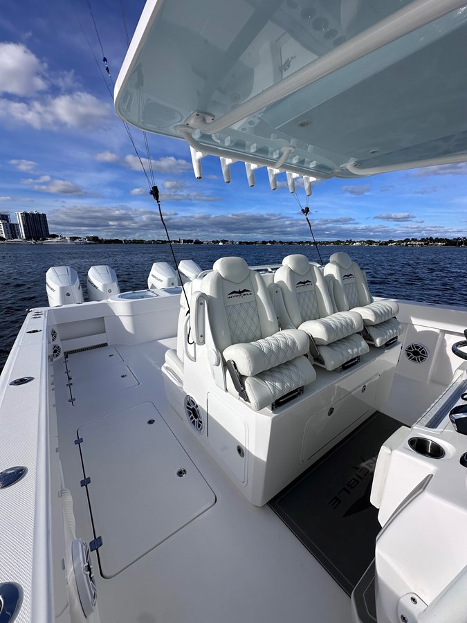 40' Invincible