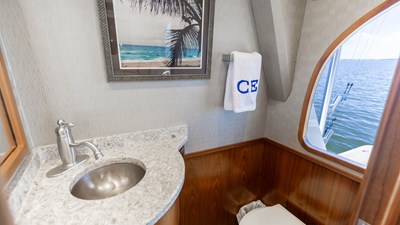 2016 VIKING 80 Convertible - photo 7