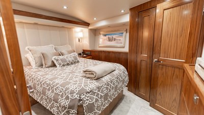 2016 VIKING 80 Convertible - photo 19