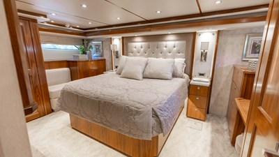 2016 VIKING 80 Convertible - photo 24