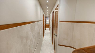 2016 VIKING 80 Convertible - photo 29