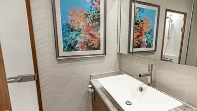2016 VIKING 80 Convertible - photo 33