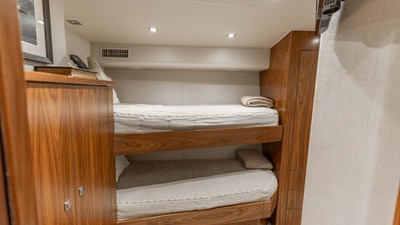 2016 VIKING 80 Convertible - photo 37