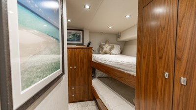 2016 VIKING 80 Convertible - photo 40
