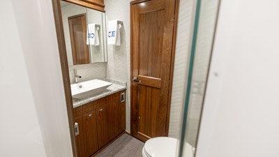 2016 VIKING 80 Convertible - photo 41