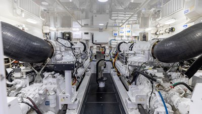 2016 VIKING 80 Convertible - photo 54