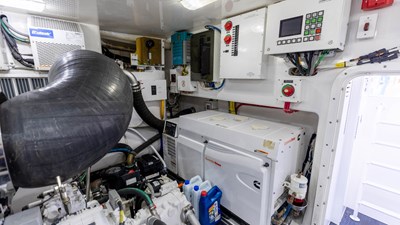 2016 VIKING 80 Convertible - photo 55
