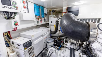2016 VIKING 80 Convertible - photo 56