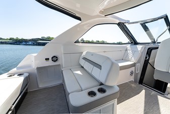 2019 REGAL 35 Sport Coupe - photo 7