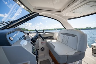 2019 REGAL 35 Sport Coupe - photo 23