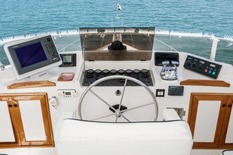 1989 OFFSHORE YACHTS Sedan - photo 8