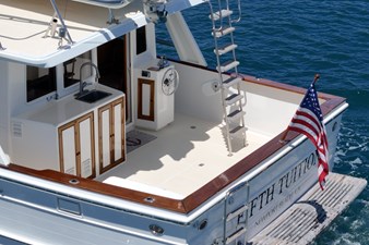 1989 OFFSHORE YACHTS Sedan - photo 9