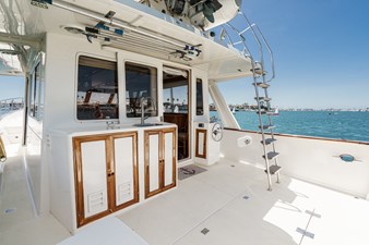 1989 OFFSHORE YACHTS Sedan - photo 11