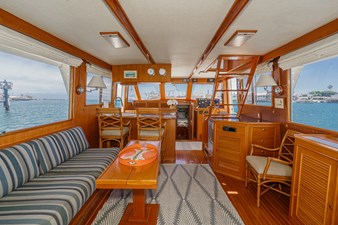 1989 OFFSHORE YACHTS Sedan - photo 13