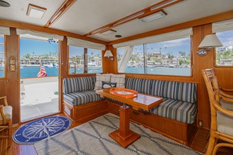 1989 OFFSHORE YACHTS Sedan - photo 15