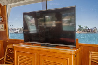 1989 OFFSHORE YACHTS Sedan - photo 17