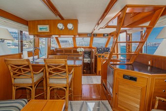 1989 OFFSHORE YACHTS Sedan - photo 18
