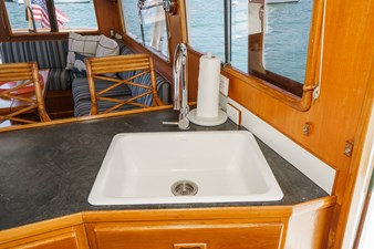 1989 OFFSHORE YACHTS Sedan - photo 21