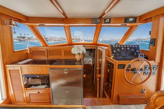 1989 OFFSHORE YACHTS Sedan - photo 22