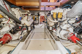 1989 OFFSHORE YACHTS Sedan - photo 30