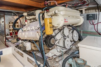 1989 OFFSHORE YACHTS Sedan - photo 32