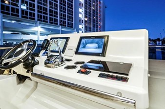 2020 PRESTIGE YACHTS 590 - photo 10