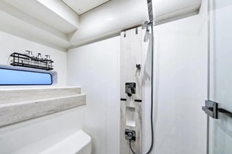 2020 PRESTIGE YACHTS 590 - photo 20