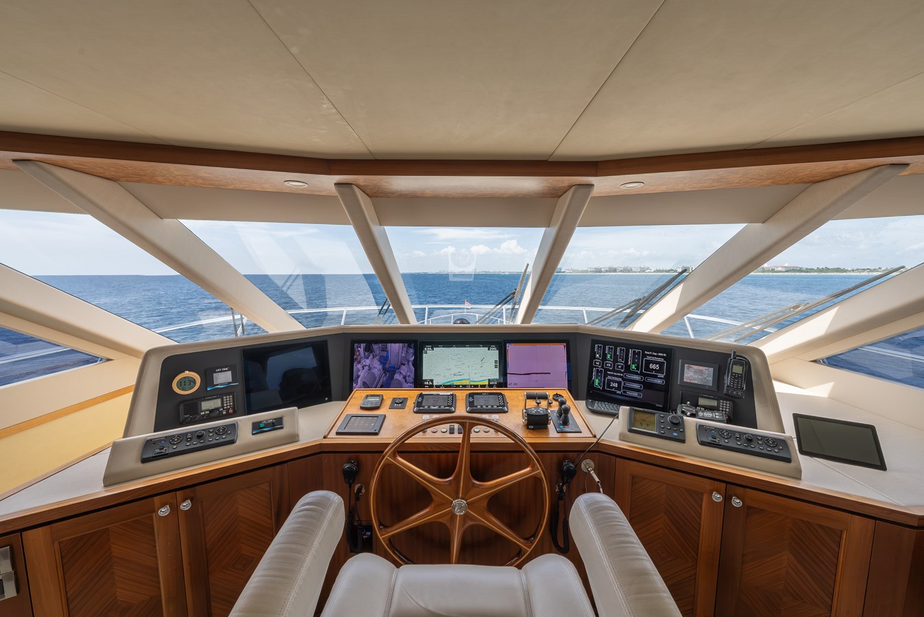 90' Ocean Alexander 