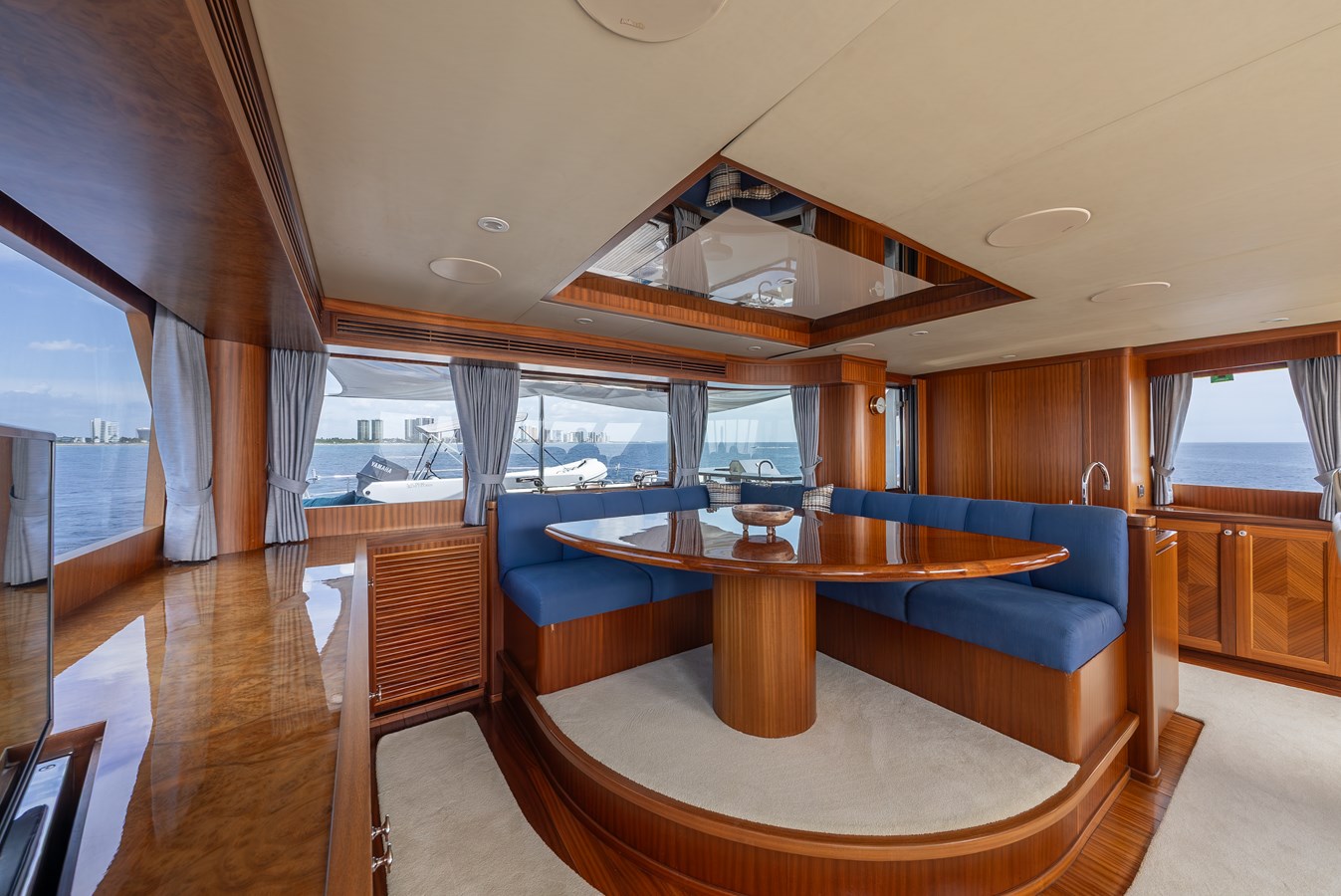90' Ocean Alexander 