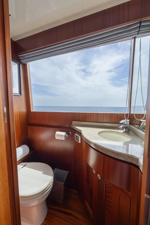 90' Ocean Alexander 