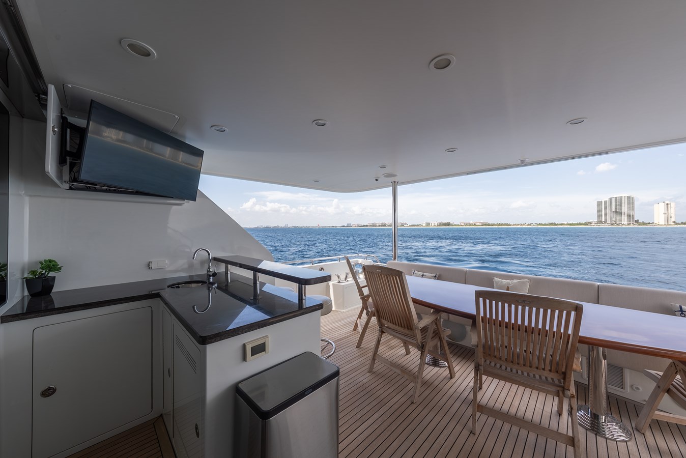 90' Ocean Alexander 