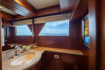 2013 OCEAN ALEXANDER 90 Skylounge  - photo 25