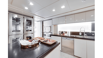 2008 AZIMUT YACHTS 116 - photo 14