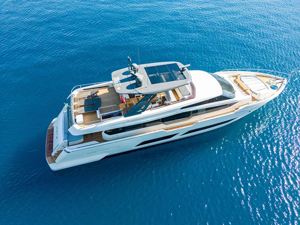 2016 FERRETTI YACHTS Ferretti 850