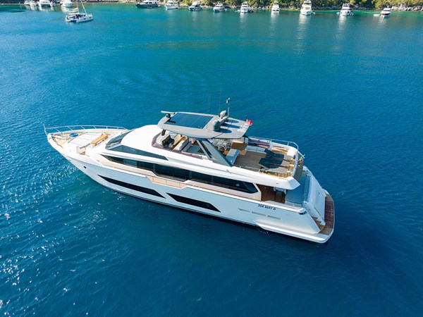 2016 FERRETTI YACHTS Ferretti 850