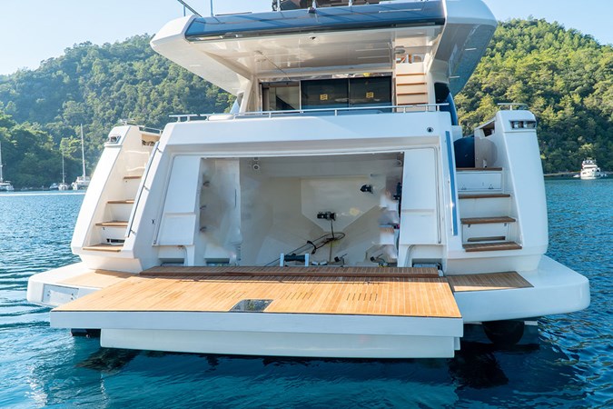 2016 FERRETTI YACHTS Ferretti 850