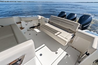 2023 BOSTON WHALER 350 Realm - photo 13