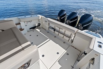 2023 BOSTON WHALER 350 Realm - photo 14