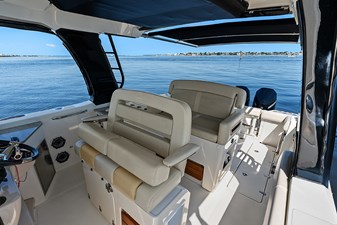 2023 BOSTON WHALER 350 Realm - photo 24