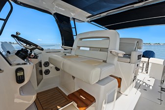 2023 BOSTON WHALER 350 Realm - photo 25
