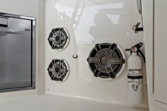 2023 BOSTON WHALER 350 Realm - photo 47