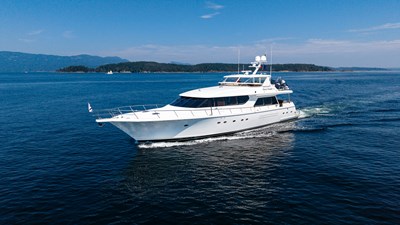 2005 WEST BAY 86 Raised Pilothouse  - photo 14